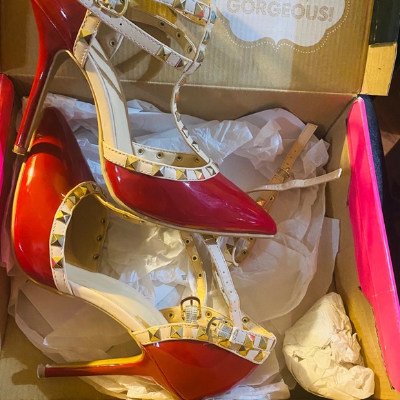 Charlotte Russe Shoes - Picture 2 of 4